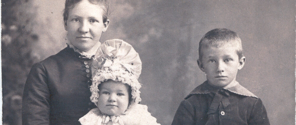 Rachel Browning with her children